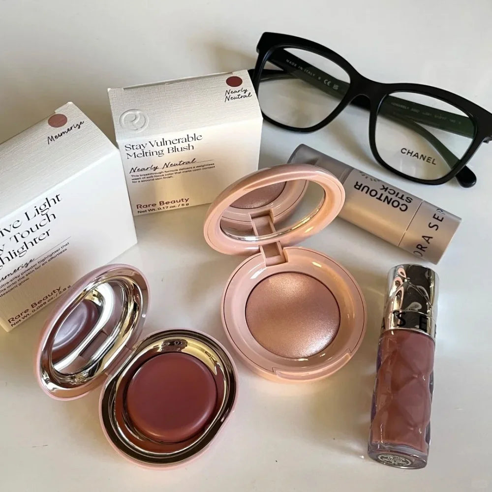 Rare Beauty Light Silky Touch Innovative Highlighter Transferproof